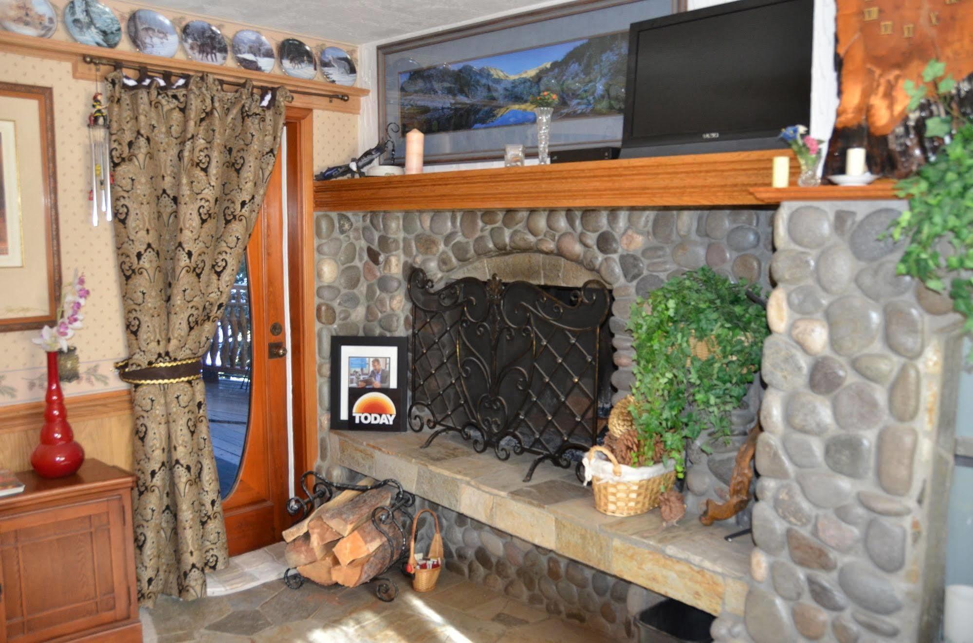 Where Eagles Fly Bed & Breakfast Elk Point Exterior foto